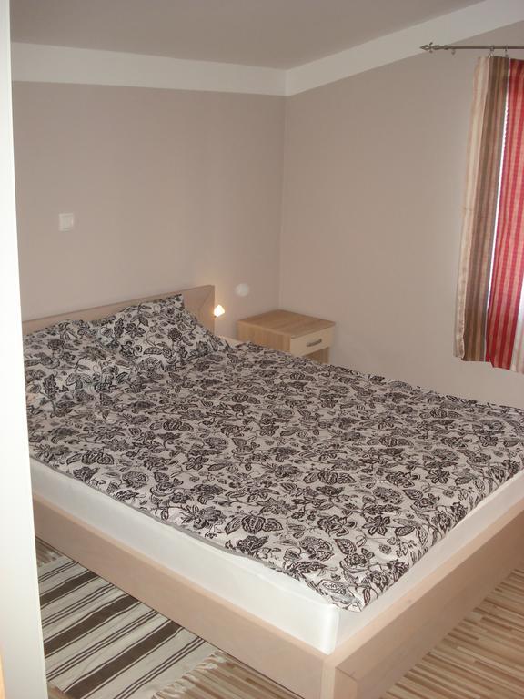 Apartments Niko Vir Rum bild